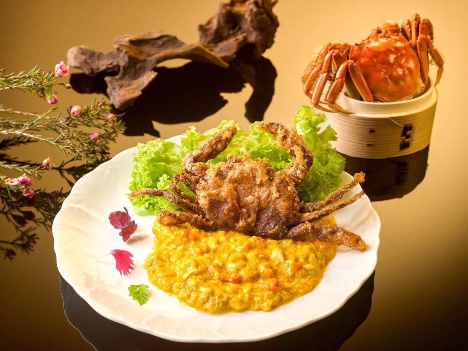 deep-fried-soft-shell-crab-topped-with-hairy-crabmeat-and-crab-roe