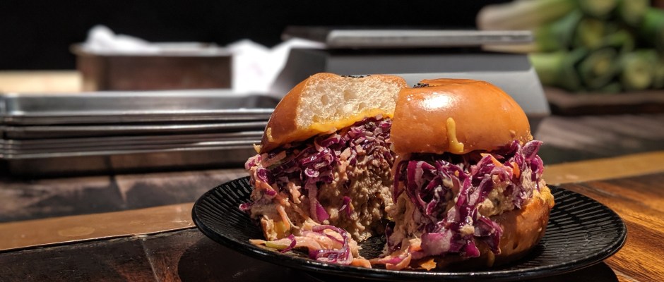 1-00100lPORTRAIT_00100_BURST20191010191800529_COVER