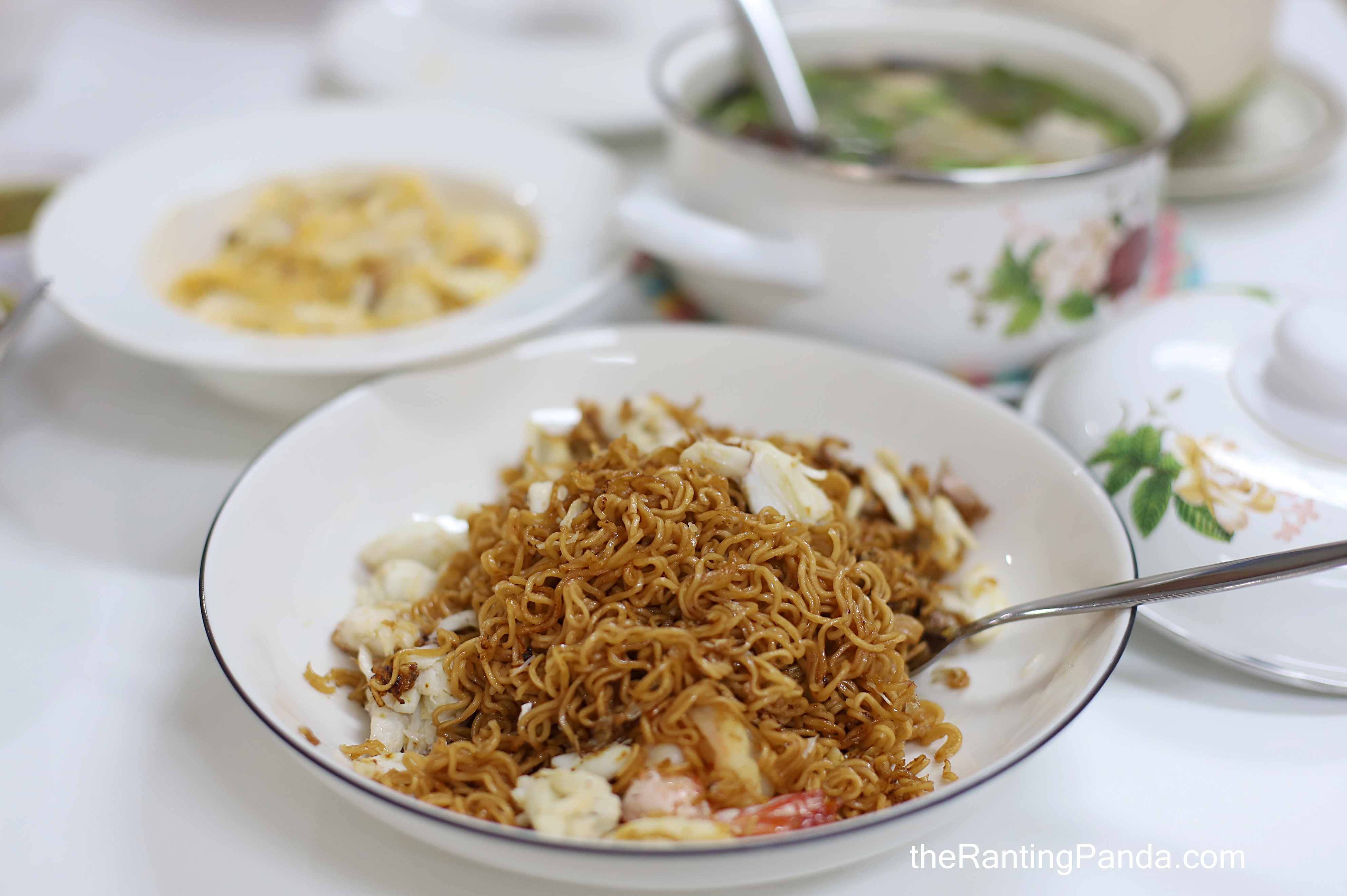 Food Review: Nhong Rim Klong In Ekkamai, Bangkok | Michelin Bib ...